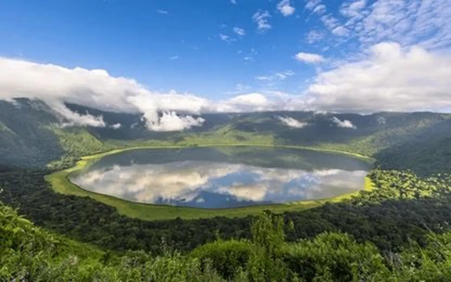 How to book a 6 day luxury crater rim tour in Ngorongoro Crater Tanzania