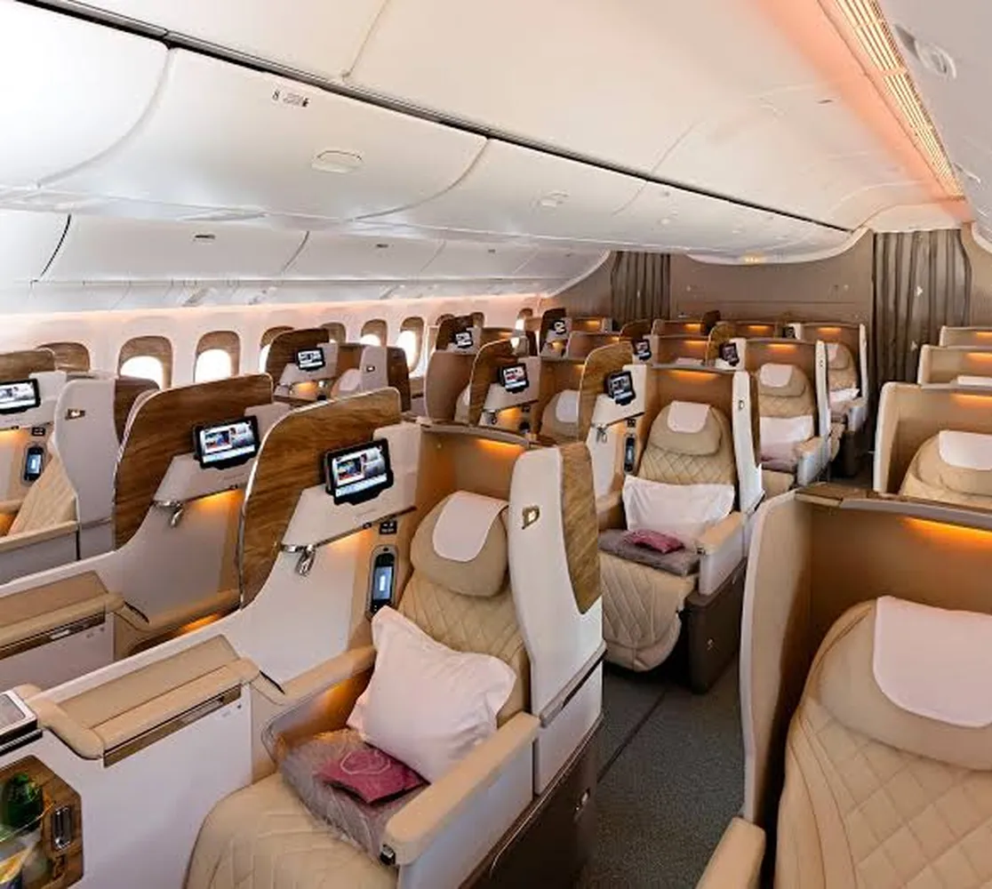 How to book cheap luxury flights for a 6 day tour - first class aircraft luxury lie flat seats