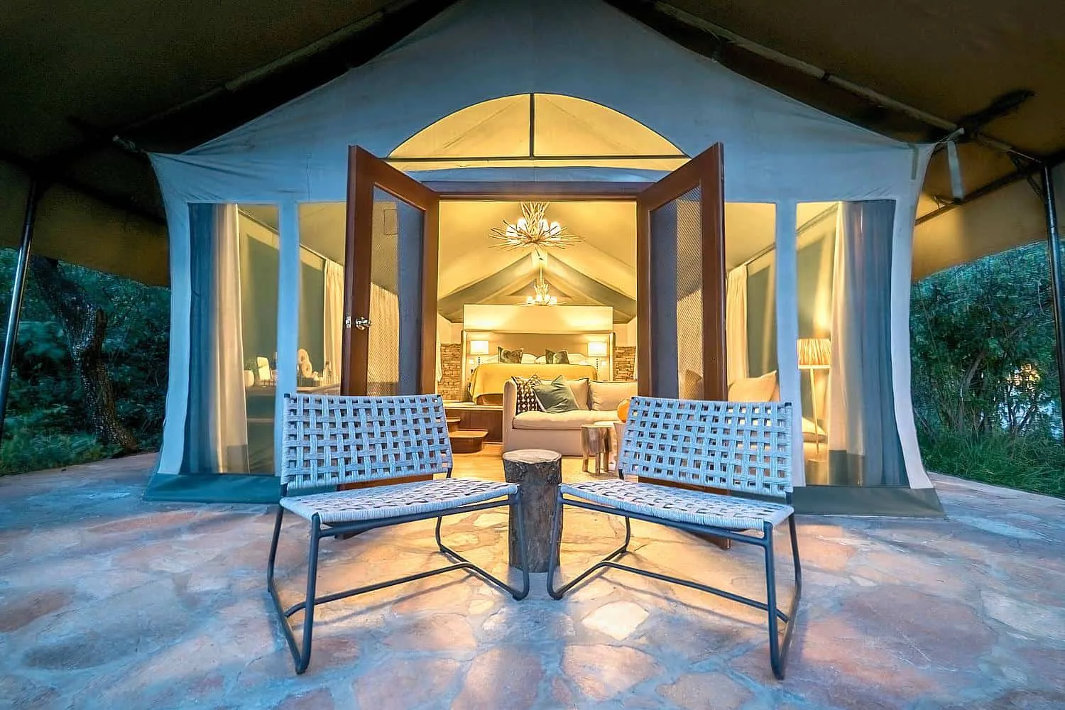 How to book top-tier luxury safari lodges in the Serengeti step-by-step guide