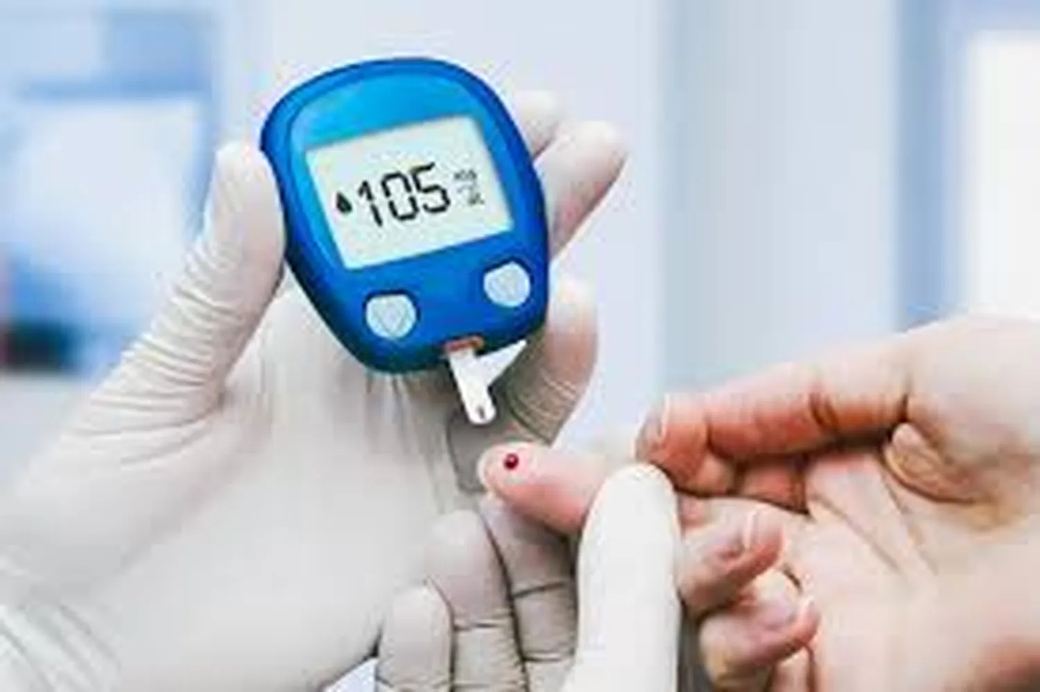 How to check blood sugar at home using a digital glucometer