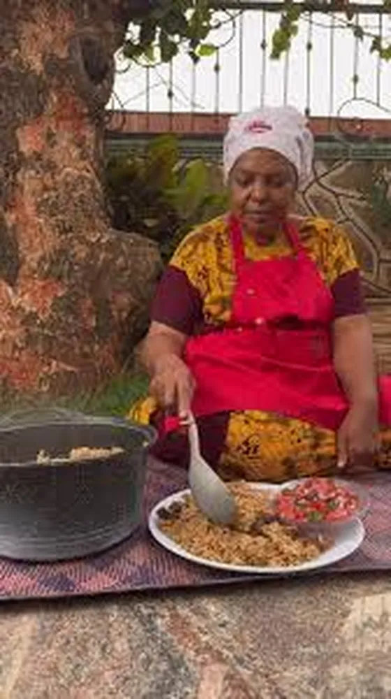 How to cook pilau rice east african style - rich aromatic spiced swahili rice dish