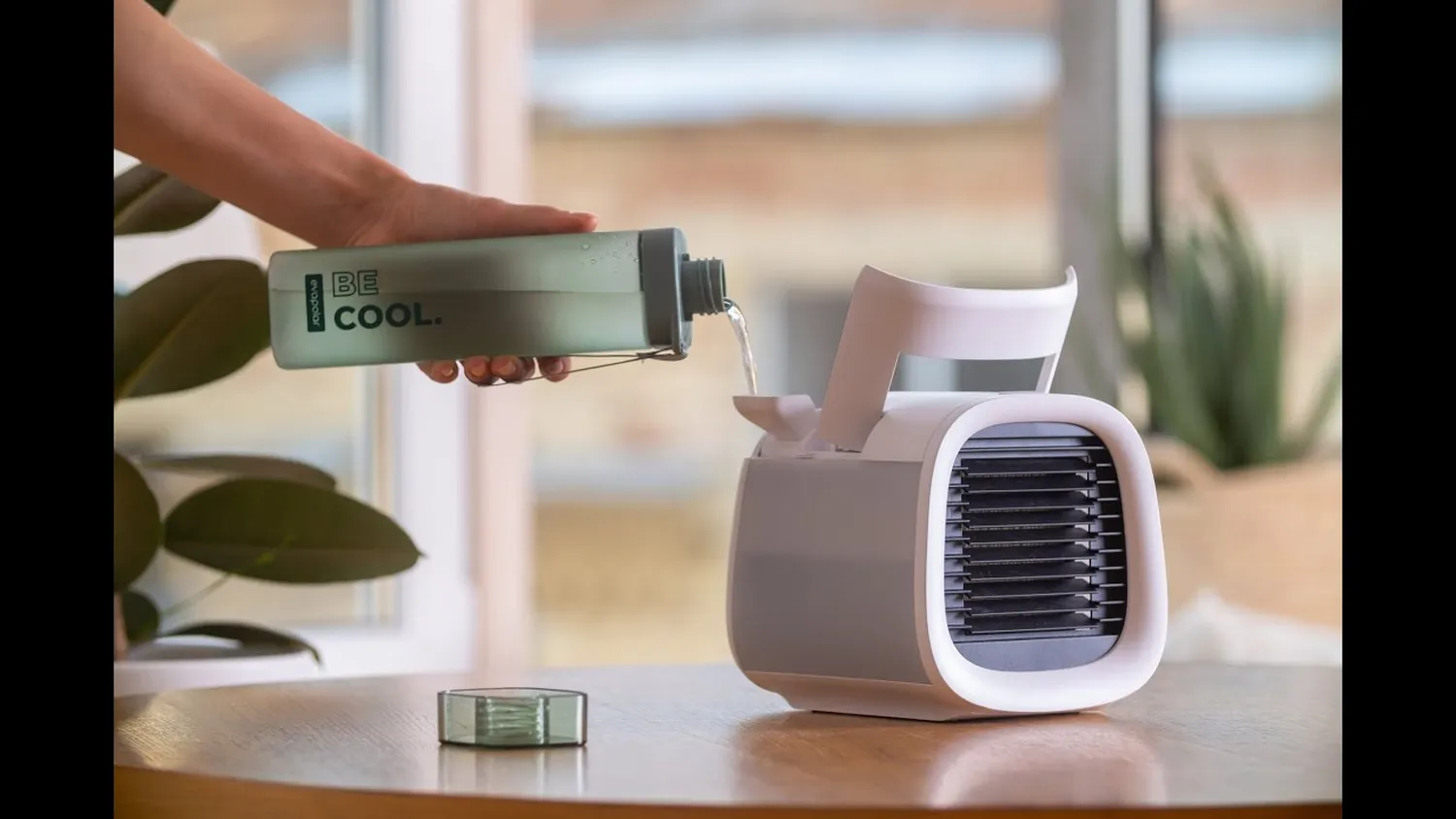 How to cool down a room without air conditioning - natural thermal management and room ventilation setup