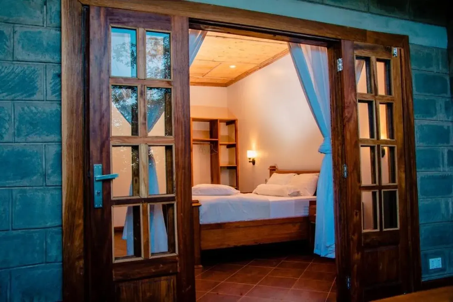 How to use hotels near Marangu gate booking systems effectively