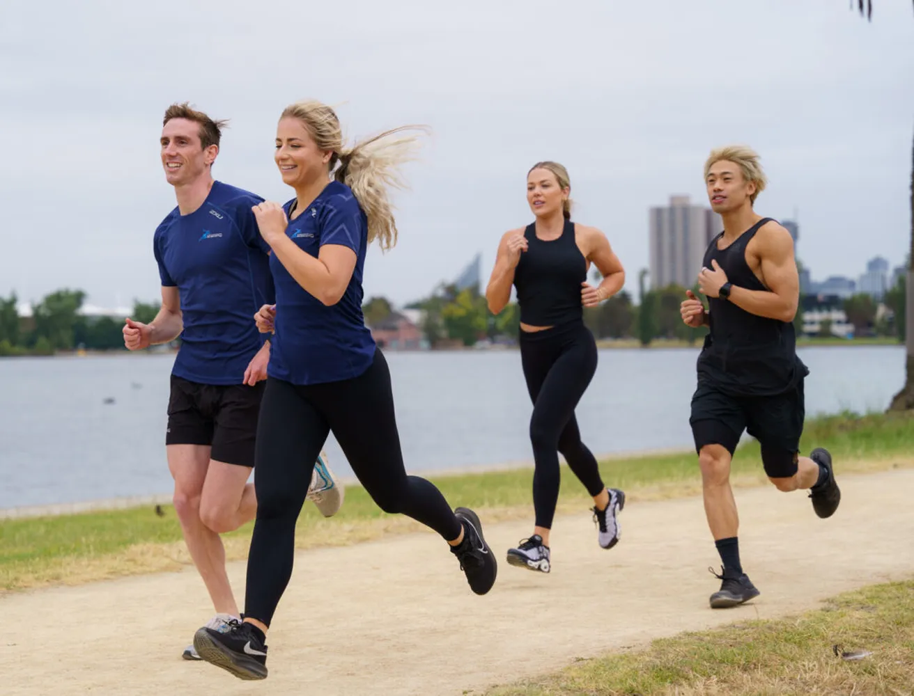 running techniques for beginners - athlete practicing proper posture and stride