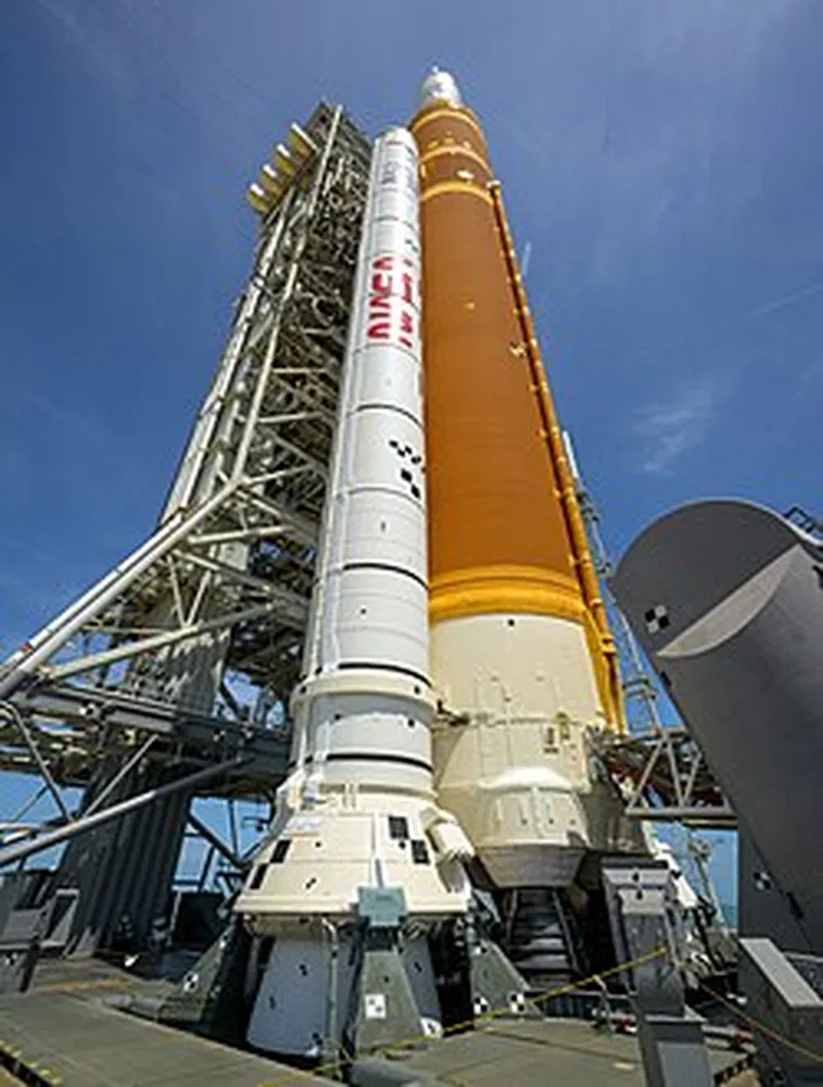 Space Launch System SLS rocket power and specs - NASA Artemis Moon Mission Rocket